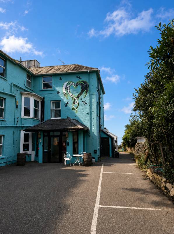 Keats Green Hotel exterior and gardens